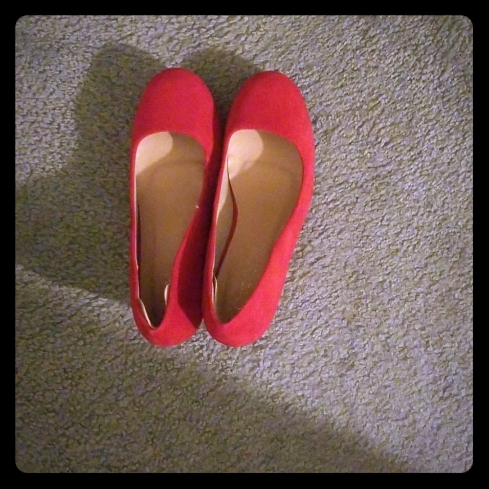 Red wedge heel shoes